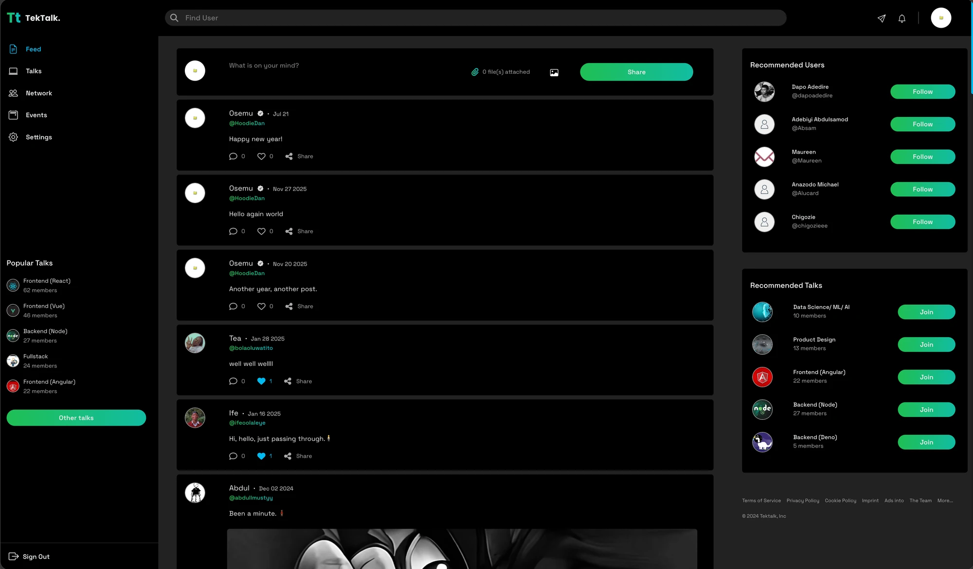 TekTalk community feed with posts, recommended users, topic groups, and community navigation.